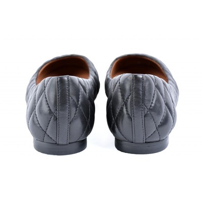 vince camuto wenerly flat